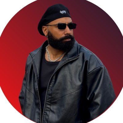 robertosjr_'s profile picture. “I'm dark brown, dark skin, light skin, beigе Fluorescent beigе, bitch... I'm black!”