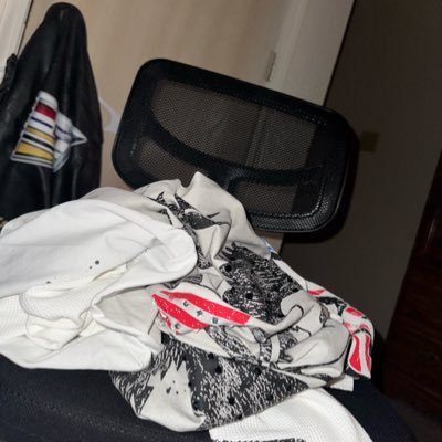 JeremiahDamn's profile picture. Say hello to my little frien.