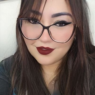 AnaAndradeLuz's profile picture. 