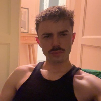 neonubis's profile picture. mi disquaire mi pop star