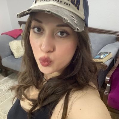 miyyzeze's profile picture. kedi sevmeyen giremez🧚🏻‍♀️🤍