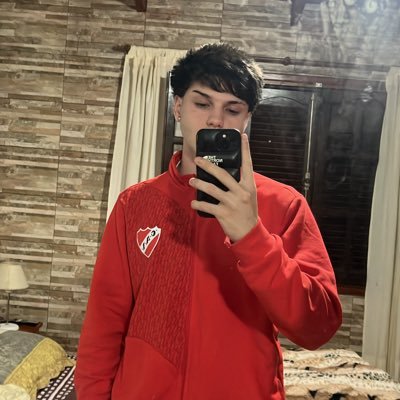 ericoifc's profile picture. mi cara? Es hermosa y en persona más linda, bien fachero. 21 años, re del rojo y la máquina jugando al fútbol.
