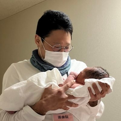 qJtUKJMS4JemXB2's profile picture. ※今年で36である 2020介護福祉士国家資格取得 元A級プロボクサー 柔道有段者 結婚しました 中日ファンです ひょうきん者です パパになりました