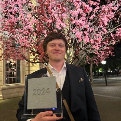 moviepike's profile picture. лунатик