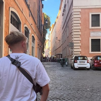 LC_99_'s profile picture. 