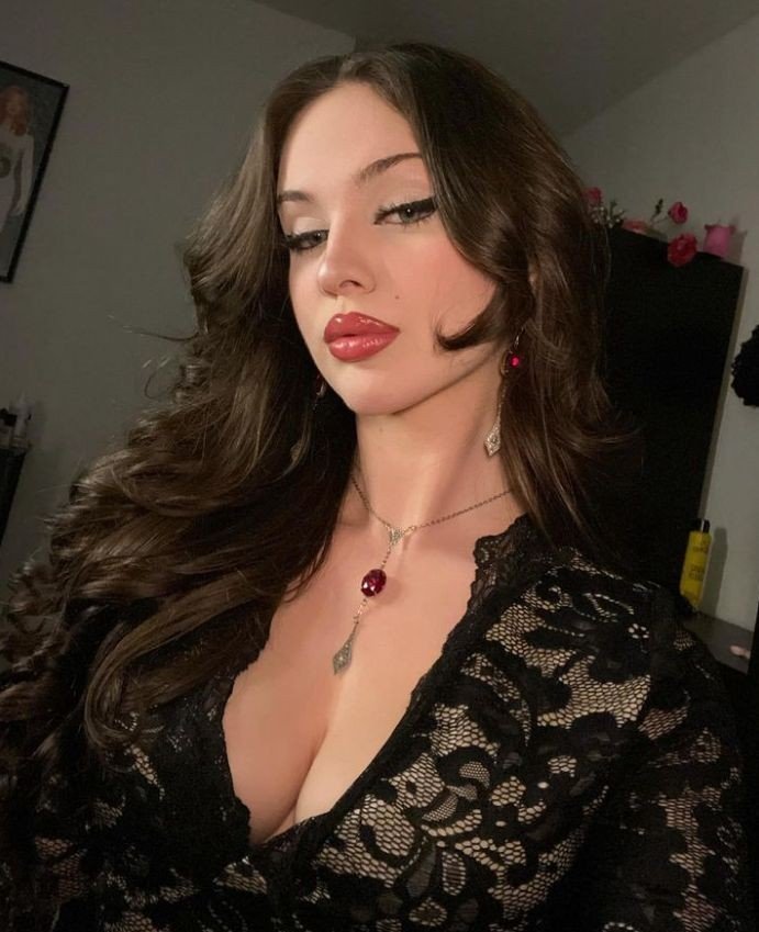 92poets's profile picture. ──★ ˙🍓 ̟ !! Welcome to my side !! ˙⋆✮ contenido de chava random, exótica; pensamientos intrusivos, etc etc ⨾༊󠀺