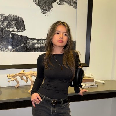 AudreyArthor's profile picture. ᴀᴜᴅʀᴇʏ ✧ “ɴᴏʙʟᴇ ꜱᴛʀᴇɴɢᴛʜ” 🌙 ᴡᴀʟᴋɪɴɢ ꜱᴏꜰᴛʟʏ, ᴅʀᴇᴀᴍɪɴɢ ʟᴏᴜᴅʟʏ ☁️

DM me for commission and cool collabs 💌
ig: audrey_.arthur
#freelance #artist #Animation