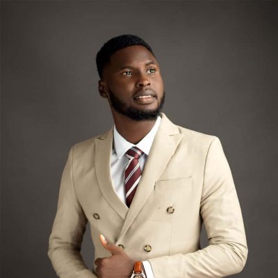 JiEnoch's profile picture. Fullstack Dev  | Building cool products with React, Next.js & Prisma”).