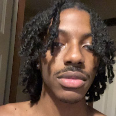 AalienSuperstar's profile picture. vivienne prince. film, fashion, & music 𐚁 🇵🇸