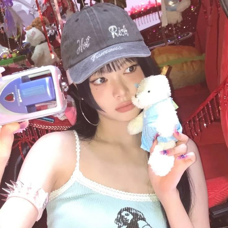 dysftopiaz's profile picture. we only live once‚ might as well enjoy it.