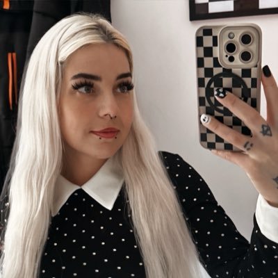 unfilteredjet's profile picture. unapologetically unfiltered, getting it off my chest 🖤✌🏻