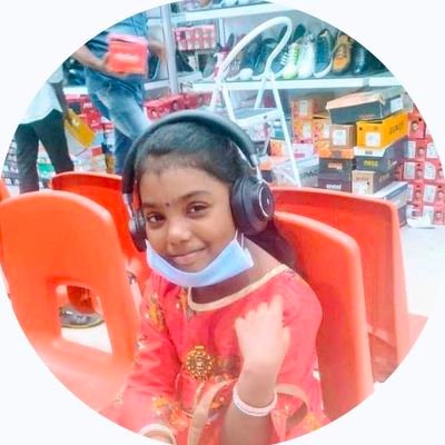 Srimukhi_02offl's profile picture. 