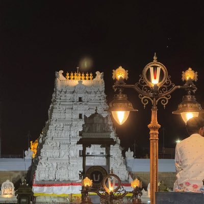 Naveen49974505's profile picture. Proud to be Hindu 🕉️