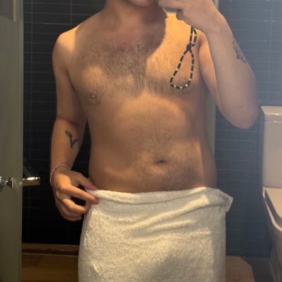 AlphaDamian3's profile picture. 🇦🇷| 21yrs| FINANCIAL DOMINATION | BDSM | CUCKOLD | BI | Size 10👣| you make money, I spend it