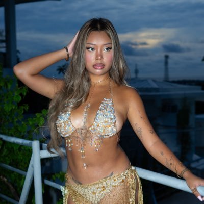 denisejvlia's profile picture. 📧 denisejuliamgmt@gmail.com