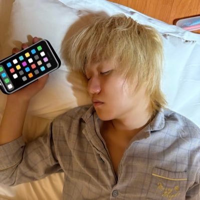 lalyxp1h's profile picture. written by theo