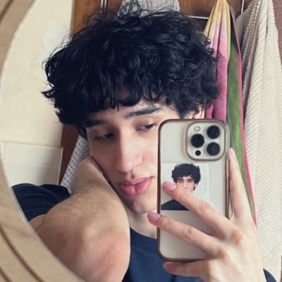 melanchle's profile picture. 21 | 🇵🇷🇪🇨 | soltero | fort & rivals