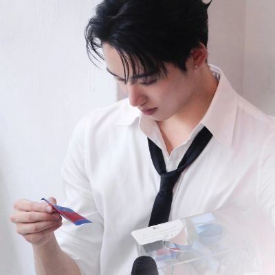 VATSALYAA7's profile picture. loving you never feels one sided 🤍🎸🦈🐻 Soft stan era....🩵