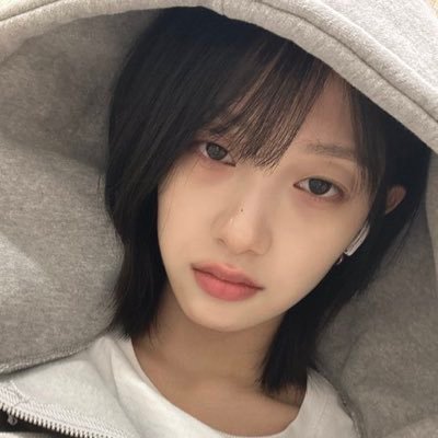 3yeonni's profile picture. that one oomf that doesnt play about miwon. after effects 25, edits: @syeonnkr