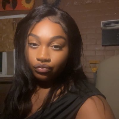 leeshaisanymph0's profile picture. This is a BACK UP for @LeeshaBunz 😏