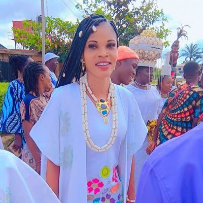 kemisolaAje's profile picture. I LOVE YOU ALL 💕💕 let share love with each others 😘😘😘