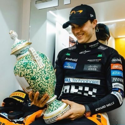 goldenheartvhes's profile picture. i think oscar piastri and george russell winning their first world championship is a much better story