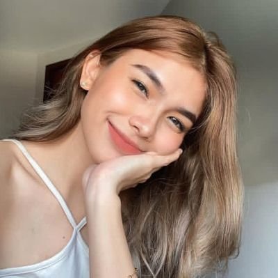 jnnyaasyq's profile picture. just me, doing my thing.