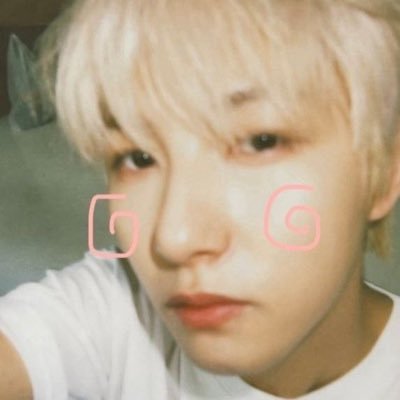 yellow_3to02's profile picture. 밥무거쒀~? #세상을비추는자런쥔