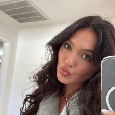 iam_kkrissy's profile picture. https://t.co/Du4UzlgFaJ