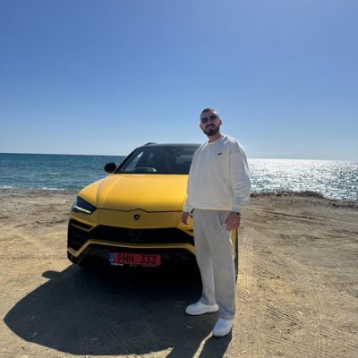 ashleigh_renee8's profile picture. Helping you build a rogue mentality on how you think about money in business, tech, & life.