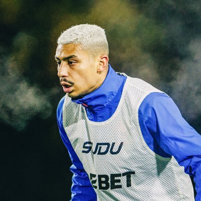 Joshey2x's profile picture. 21 - @Wolves hater, #FosunOut