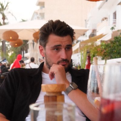 Deaurin's profile picture. "Dorin is lang voor niks." - M'n oude basketballcoach. Wilde vroeger uitvinder worden maar vond alleen zichzelf opnieuw uit. AI avonturier. #singularity