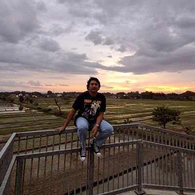 siponovoselic's profile picture. God & Satan bless me