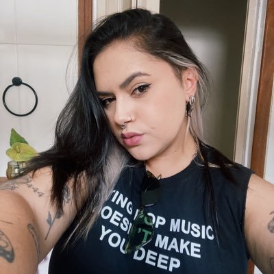 _brurob's profile picture. the life of a (lesbian) fangirl.