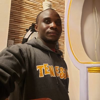 BerMakuza's profile picture. Juriste affairiste