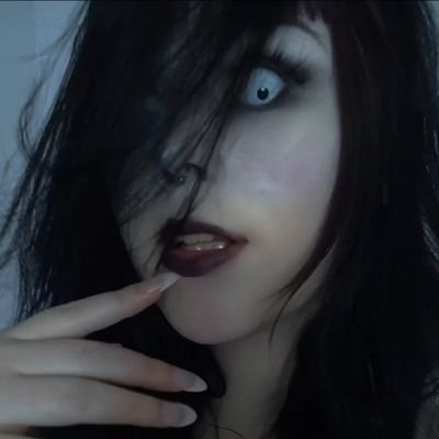 nymphovamp's profile picture. weirdo horror girl🖤 i dare u to check my highlights ;3 level 20 | no management | links below↓ i only chat on of & fansly! 6.66$ sub