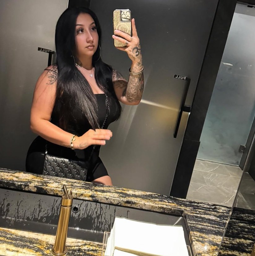 JessicaJsica927's profile picture. Heyyy 👋👋👋 
I'm mature 😉
New acc 😩 old acc got hacked from 13k 😩 I do meetup , car meetup , massage treatment 👩‍⚕️ my favorite 💗 chill & fun ☺🍄