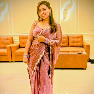 SoloWandergram's profile picture. Laughing like a baby, living like a queen.