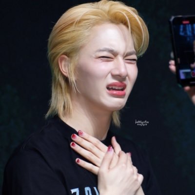 KunsundayT's profile picture. ถึงจะแพ้ไทป์ลูกแมวลูกหมาแต่ชั้นใจแข็งมากนะบอกเลย ///อมอาหารหมาเต็มปากพร้อมกลืน