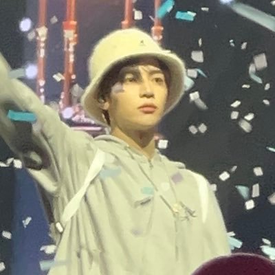 fandom94_'s profile picture. 정신차려!!!