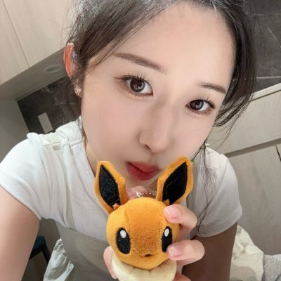 Isla_Li1's profile picture. The most worthwhile thing to have is an interesting soul