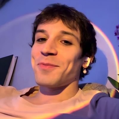 imandrewyse's profile picture. ~ti vedo dentro le piccole cose, dove non esistono parole~ @imalexwyse 🤍   ~poi togli di dosso questa nostalgia~ @iamholdenmusic 🖤