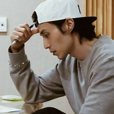 inSeoMoonjo's profile picture. 