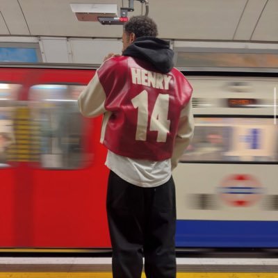 Damuni8283's profile picture. “Emitates fates ,Arsenal pride 🏟🔴#Gunners”