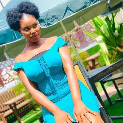 temmitopemmi's profile picture. half Ondo/half Calabar🥰 
                                                                           If I follow you pls follow back. I will appreciate it 😊 🙏