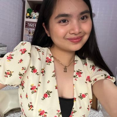 elizejoie's profile picture. maybe the stars align • it’s me elle!