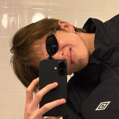 cattbury's profile picture. one day I'm gonna grow wings. 🕊