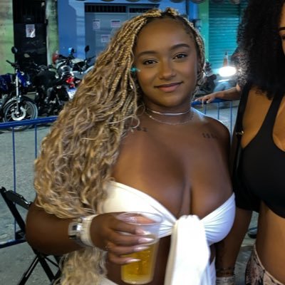 mariwnne's profile picture. 