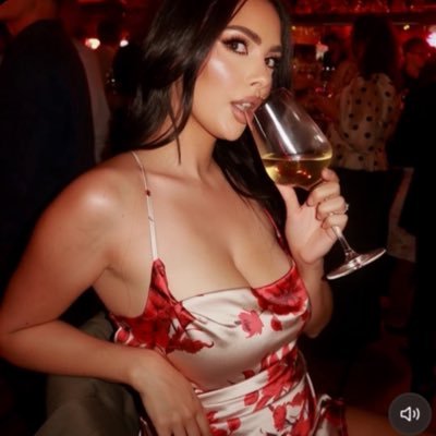 justgemmalof's profile picture. main = @justgemmal