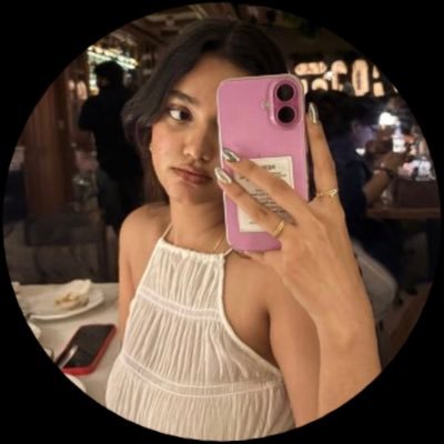 berriesbaobie's profile picture. strike the iron while it’s hot